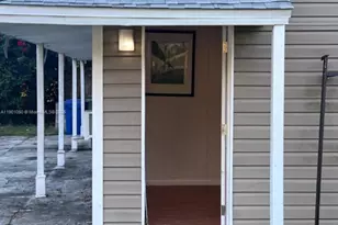 117 NE 5th St NE, Winter Haven, FL 33881 - Photo 1