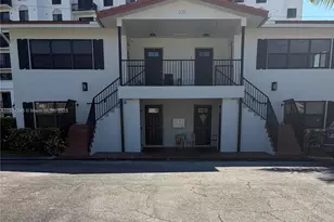 220 SW 7th St, Boca Raton, FL 33432 - Photo 1