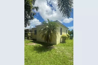 1015 NE 112th St #N, Biscayne Park, FL 33161 - Photo 1