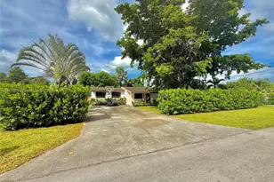 125 NE 150th St, Miami, FL 33161 - Photo 1