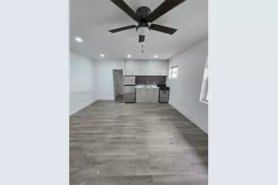 323 Washington Ave #6, Miami Beach, FL 33139 - Photo 1