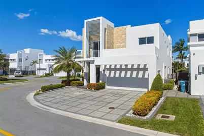 10359 NW 67th Ter, Doral, FL 33178 - Photo 1