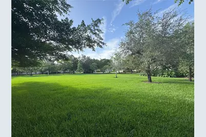 159 Cameron Ct, Weston, FL 33326 - Photo 12