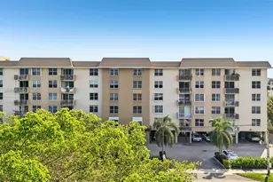 1050 SE 15th St, Fort Lauderdale, FL 33316 - Photo 1