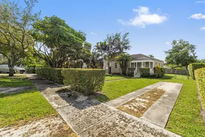 52 Flagler Dr, Miami Springs, FL 33166 - Photo 1
