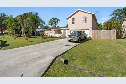 707 SE Karrigan Ter, Port Saint Lucie, FL 34983 - Photo 1
