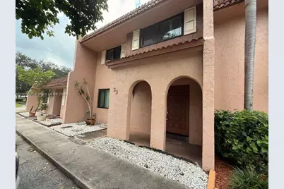 23 N Valencia Dr #2-32, Davie, FL 33324 - Photo 1