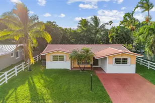 2000 N 44th Ave, Hollywood, FL 33021 - Photo 1