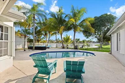 642 Heritage Dr, Weston, FL 33326 - Photo 1