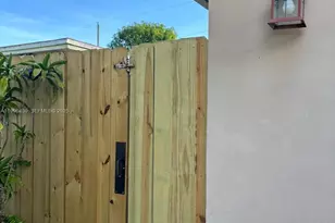 8635 SW 102nd Ave, Miami, FL 33173 - Photo 1