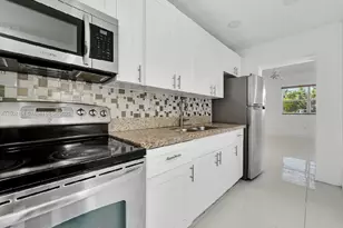 2902 NW 11th St, Miami, FL 33125 - Photo 1