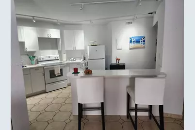 600 Parkview Dr #911, Hallandale Beach, FL 33009 - Photo 1