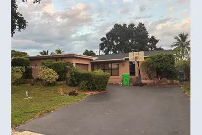 10691 NW 28th St, Sunrise, FL 33322 - Photo 1