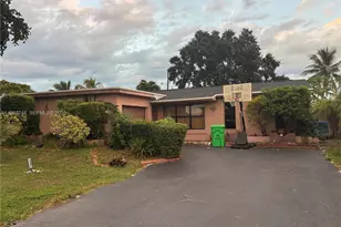 10691 NW 28th St, Sunrise, FL 33322 - Photo 1