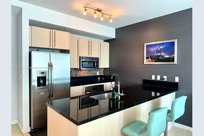 79 SW 12th St #1605, Miami, FL 33130 - Photo 1