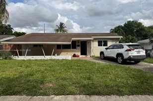 1121 N 74th Way, Hollywood, FL 33024 - Photo 1