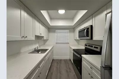 3616 NE 11th Ave #1, Oakland Park, FL 33334 - Photo 1