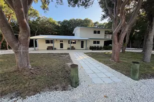 219 S Bay Harbor Dr, Key Largo, FL 33037 - Photo 1
