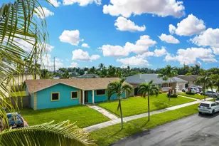 722 NW 170th St, Miami Gardens, FL 33169 - Photo 1