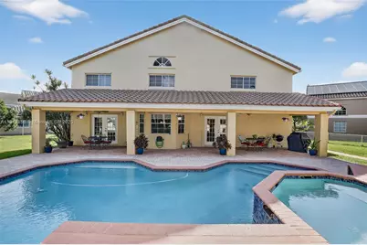 955 NW 197th Ter, Pembroke Pines, FL 33029 - Photo 1