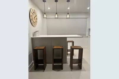 10040 NW 9th St Cir #202, Miami, FL 33172 - Photo 1