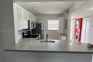 10373 NW 8th St, Pembroke Pines, FL 33026 - Photo 1