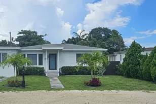 425 NE 109th St, Miami, FL 33161 - Photo 1
