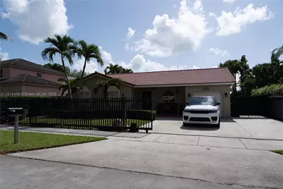 17992 SW 152nd Ct, Miami, FL 33187 - Photo 1