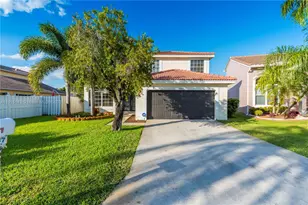 18337 SW 4th St, Pembroke Pines, FL 33029 - Photo 1