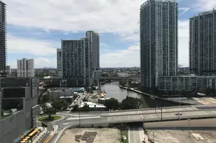 31 SE 6th St, Miami, FL 33131 - Photo 1