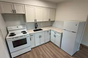 212 SW 13th St, Dania Beach, FL 33004 - Photo 1