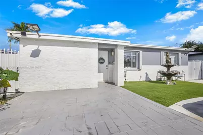 709 NW 14th St, Homestead, FL 33030 - Photo 1