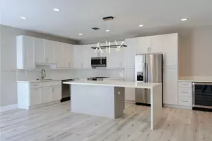 935 Lemonwood Ct, Hollywood, FL 33019 - Photo 1