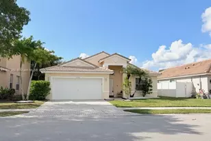 1520 SW 193rd Ave, Pembroke Pines, FL 33029 - Photo 1