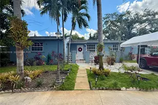 8070 NW 176th St, Hialeah, FL 33015 - Photo 1