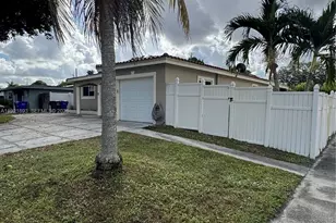 640 N 71st Terrace, Hollywood, FL 33024 - Photo 1