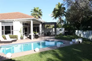 2524 Bay Pointe Ct, Weston, FL 33327 - Photo 1