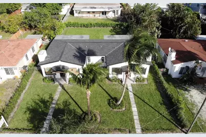 12345 NE 11th Ct, North Miami, FL 33161 - Photo 1