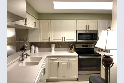 3021 Alcazar Pl #203, Palm Beach Gardens, FL 33410 - Photo 1