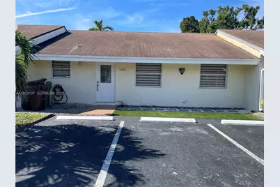 5216 W 24th Way #17-D, Hialeah, FL 33016 - Photo 1