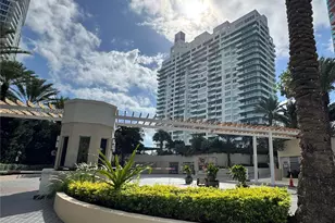 400 South Pointe Dr, Miami Beach, FL 33139 - Photo 1