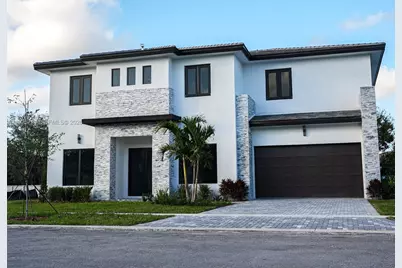 13083 Davie Oaks Dr, Davie, FL 33325 - Photo 1