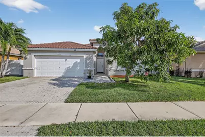 1535 SW 187th Ave, Pembroke Pines, FL 33029 - Photo 1