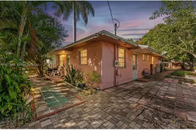 578 SW 2nd St, Florida City, FL 33034 - Photo 1