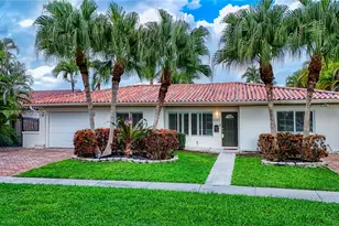 2085 Ixora Rd, North Miami, FL 33181 - Photo 1