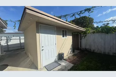 20811 NW Miami Pl #B, Miami Gardens, FL 33169 - Photo 1