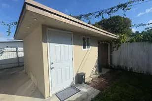 20811 NW Miami Pl, Miami Gardens, FL 33169 - Photo 1