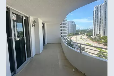 5555 Collins Ave #8Z, Miami Beach, FL 33140 - Photo 1