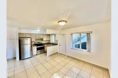 1274 NE 40th St #4, Oakland Park, FL 33334 - Photo 1