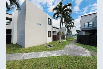 10296 NW 9th St Cir #203, Miami, FL 33172 - Photo 1